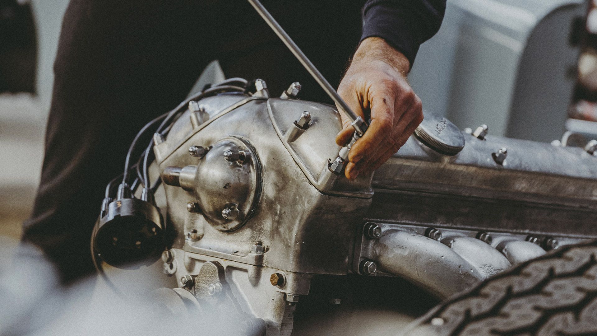 Officina Auto d'Epoca Valvole in Testa